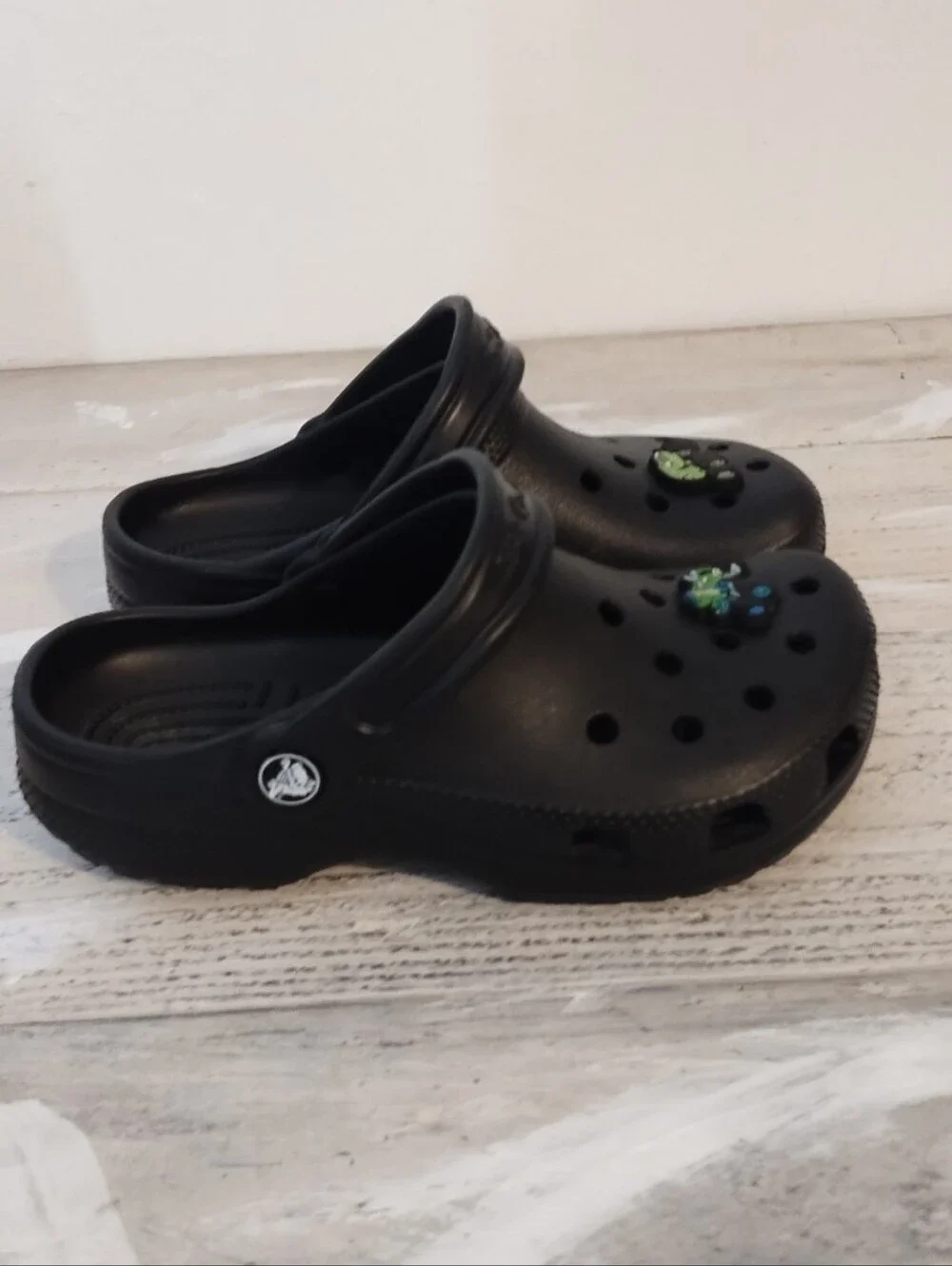 Crocs Classic Clogs Black Slip-On Shoes U.S.A boys size j 2 very good condition